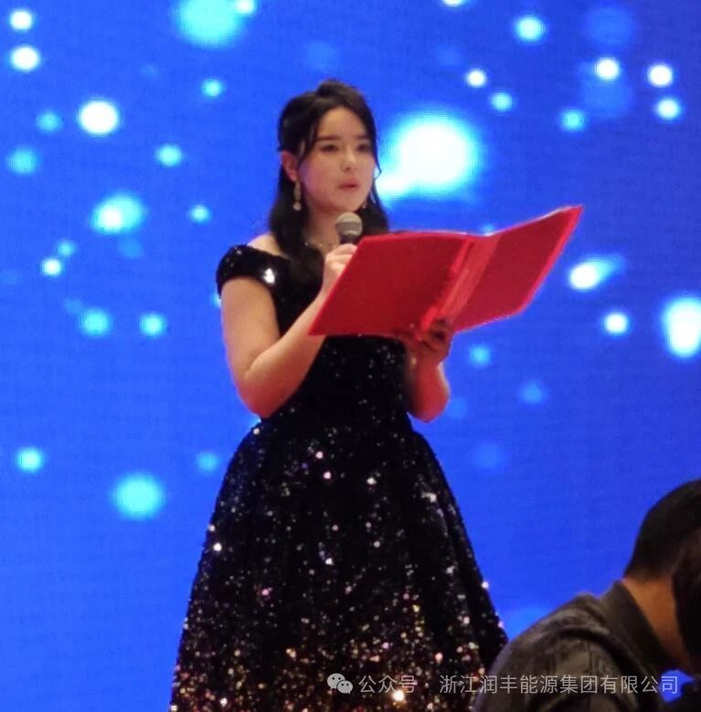 1715655224258170.jpg b7f7d3a838bf71ad7157fd9158cf5e8d.jpg